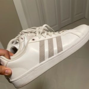 Women’s adidas Cloudfoam Advantage
White Ice Purple Sz 10